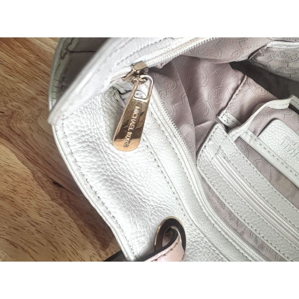 Michael Kors Textured Pebbled Leather Shoulder Bag in Off White - Picture 6 of 12